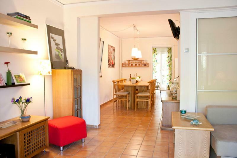 Comfortable Garden Apt Near Vouliagmeni Beach Atenas Exterior foto
